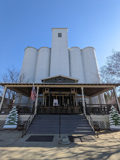 Red Bluff Bar at the Silos - Thumbnail