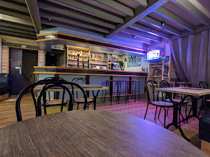 Photo n°9 de Café de la Place à Maen Roch (Bar)