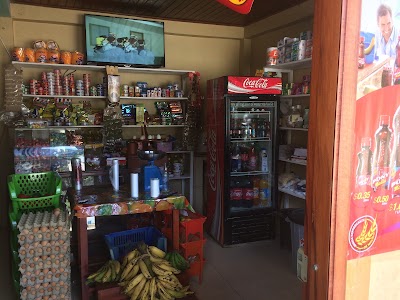 Photos of Centro Comercial de Piuntza