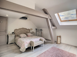 Photo n°38 de La Villa de la Croix : chambres d'hôtes, gîte avec piscine chauffée, table d'hôtes et cours de cuisine à Villechétif (Hôtel)