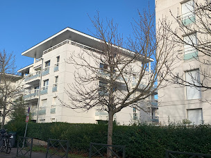 Photo n°8 de Vair Piova Isabelle | Ostéopathe D.O | Le Chesnay-Rocquencourt - Versailles à Le (Praticien de médecine alternative)