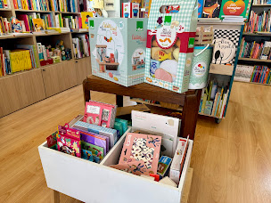 Photo n°16 de Cerises et moineaux Librairie à Vernon (Magasin de jouets)
