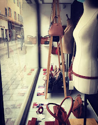 Photo n°4 de Maison Romani à L'Île-Rousse (Magasin de maroquinerie)