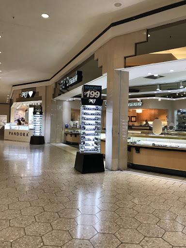 MJ Diamonds - Fairlane Mall - Thumbnail