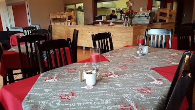 Photos of UPcaf&eacute;
