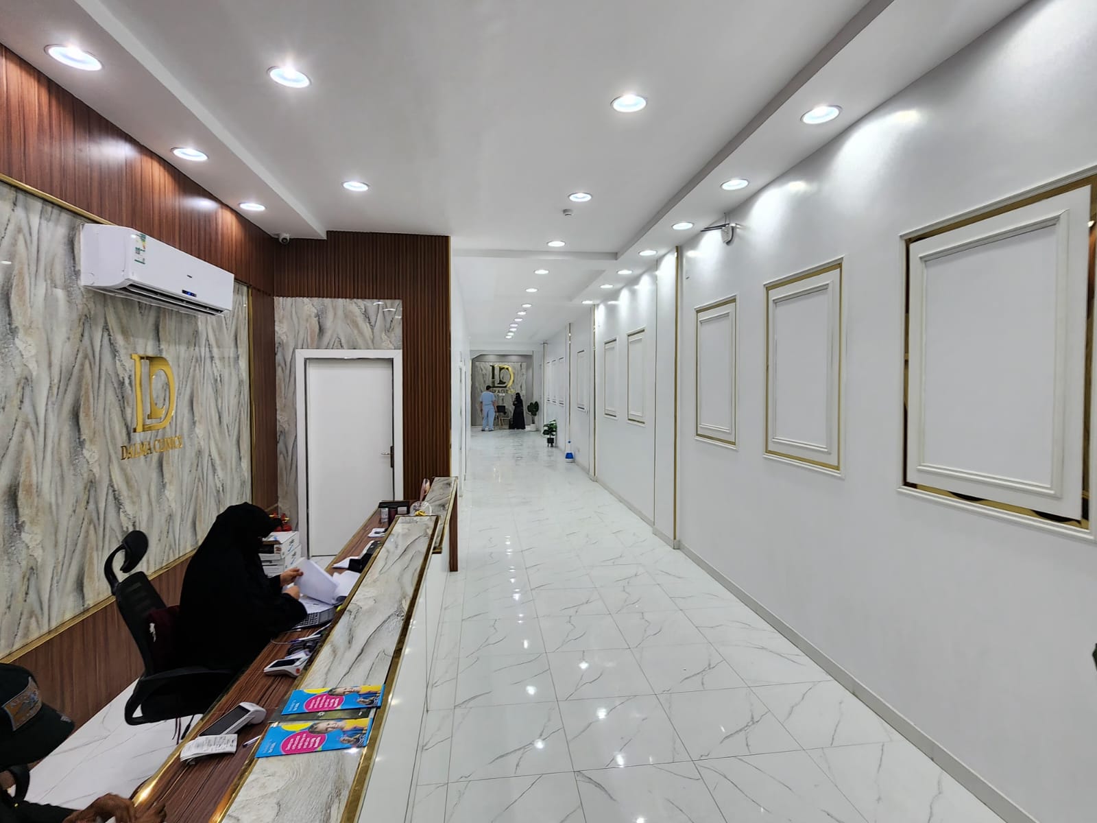 ابتسامة كبار الشخصيات - صورة 4