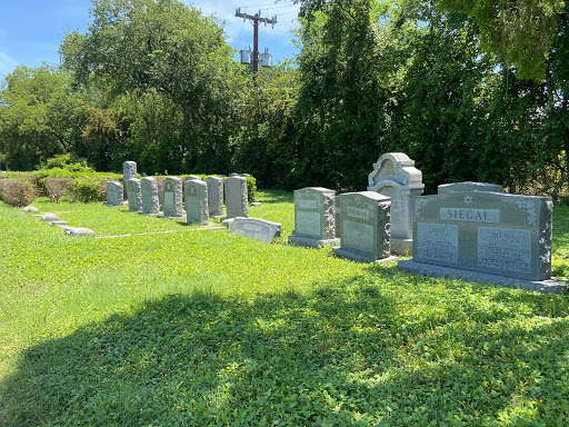Rodfei Shalom Cemetery - Thumbnail