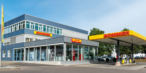 Bommer: Tanken (24/7 geöffnet) + Waschen