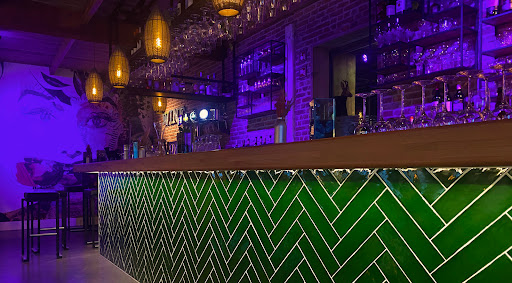 Four Seasons: Food, drinks & fun