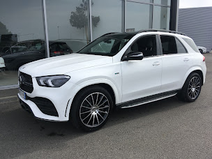 Photo n°14 de Mercedes-Benz Rent Rennes à Saint-Grégoire (Prestataire de mariage)