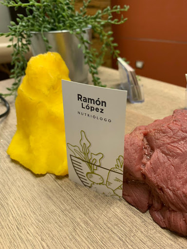 Nutriólogo Ramón López