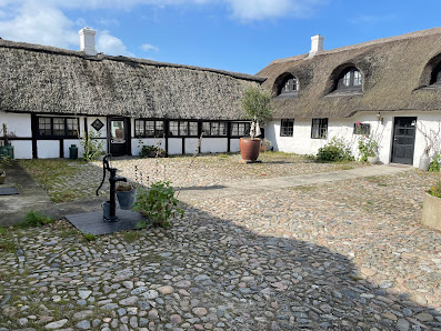 Hotel Strandgaarden - badehotel Strandvejen 8, 9940 Vesterø Havn, Danmark