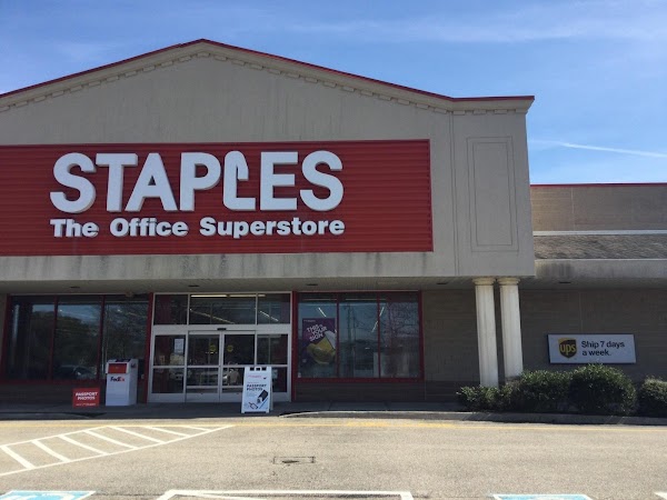 Staples photo 1
