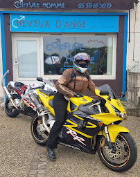 Photo n°3 de Cheveux D’ange Sarl Lacave valerie et Hauscarriague nathalie à Anglet (Salon de coiffure)