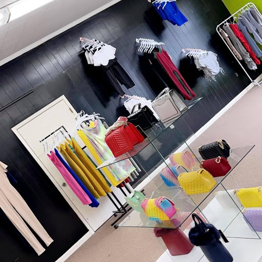 Glitz & Glam Boutique - Thumbnail