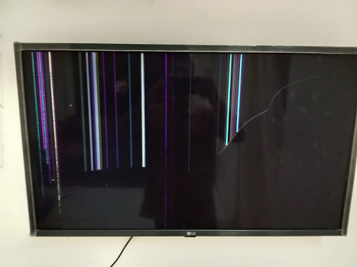 20% off in 32inch new display post image