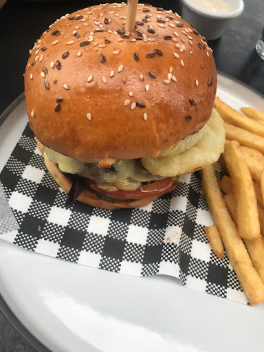 Hutch & Co Cafe - Thumbnail