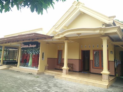 Photos of Agus Raharto