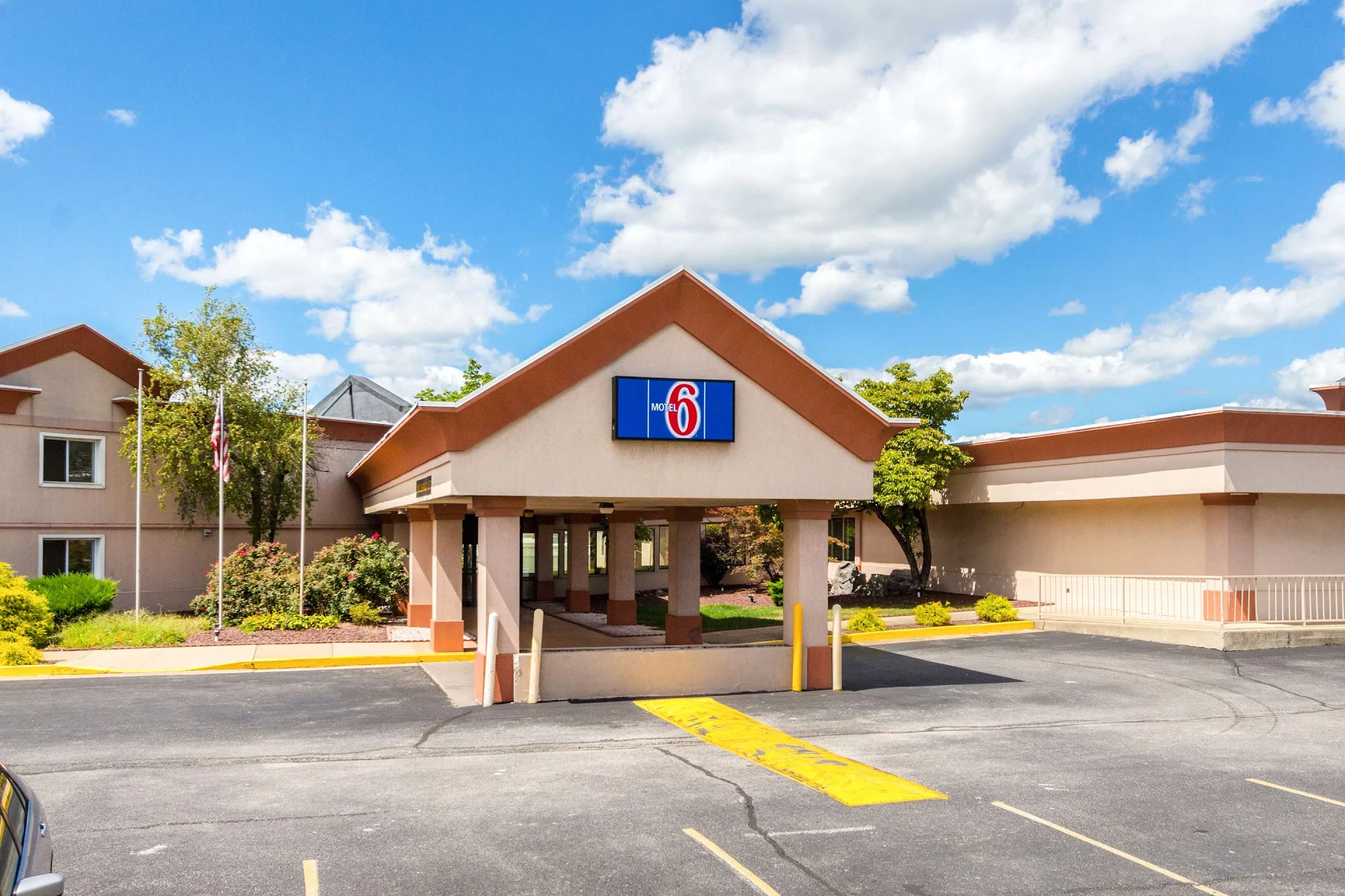 Motel 6 Chambersburg, PA