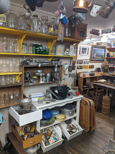 Elkin Antiques & Collectibles Mall Gallery - United States