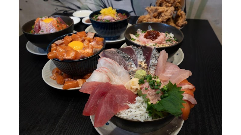 海鮮丼と唐揚げ 百海里