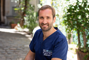 Photo n°20 de Dr Romain Nicolau - Opération laser des yeux - Spécialiste chirurgie réfractive - LASIK, opération myopie à Paris (Chirurgien)