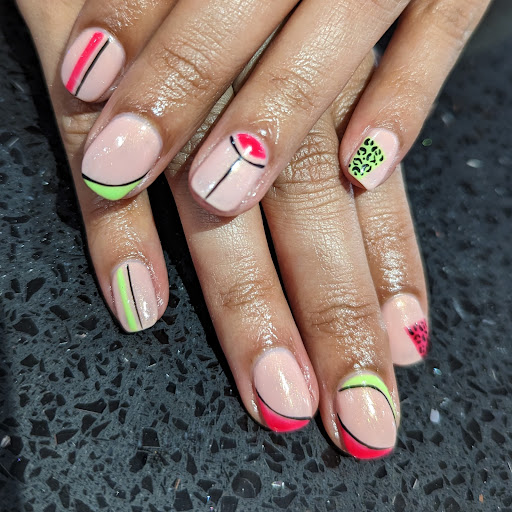 Nail Me - Visual