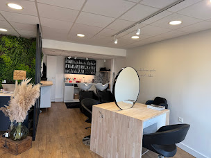 Photo n°21 de Les Ciseaux de Mel à Seyssuel (Salon de coiffure)