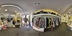 Photo n°2 de Rando Femme à Sanary-sur-Mer (Magasin de chaussures)