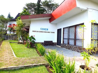Photos of Sarfat Retreat Center
