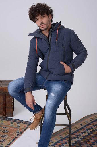 Between Studio - Visual