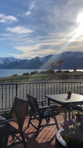 Reviews of Hawea Hotel, Eatery & Bar in Lake Hawea - Restaurant