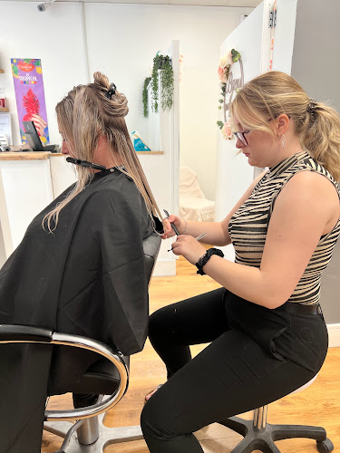 Bijou Hair & Beauty - Barber shop