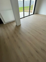 Photo n°24 de AB BARGHOUT - Artisan peintre à Corps-Nuds (Peintre en bâtiment)