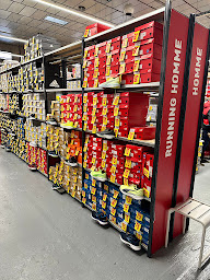 Photo n°2 de Intersport Outlet Couzeix - Limoges à Couzeix (Magasin de vêtements pour jeunes)