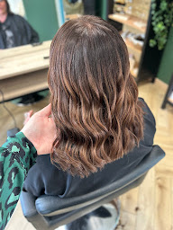 Photo n°3 de L'atelier de Julie à Acq (Salon de coiffure)