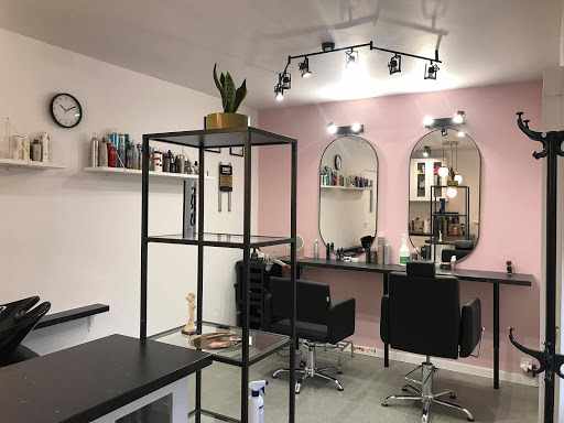 Pracownia Fryzjerska-porozmawiajmy o włosach Aldona Sadowska