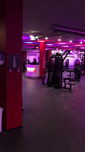 Rezensionen über PureGym Zürich-West in Zürich - Fitnessstudio