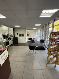 Photo n°4 de Centre contrôle technique DEKRA (AUTO - MOTO) à Le Houlme (Centre de contrôle technique)