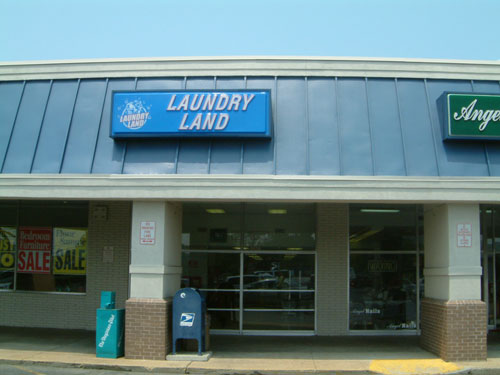 Virginia Beach - Aragona Laundry Land Laundromat laundromat interior in Virginia Beach, VA
