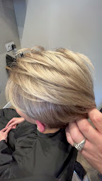 Photo n°8 de Home Kulte Coiffeur Femmes/Hommes à Mandelieu-la-Napoule (Salon de coiffure)