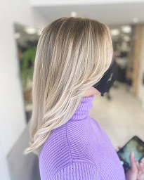 Photo n°11 de kürt coiffeur à Aix-en-Provence (Salon de coiffure)