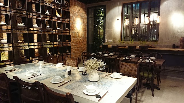 Restaurants Dong Phu in 1932