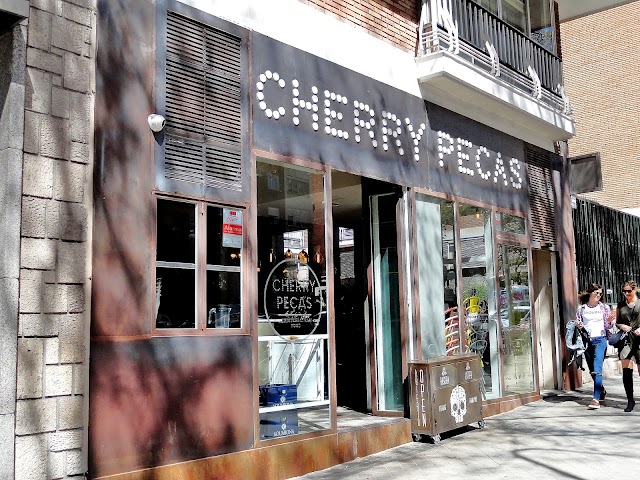 Cherry Pecas