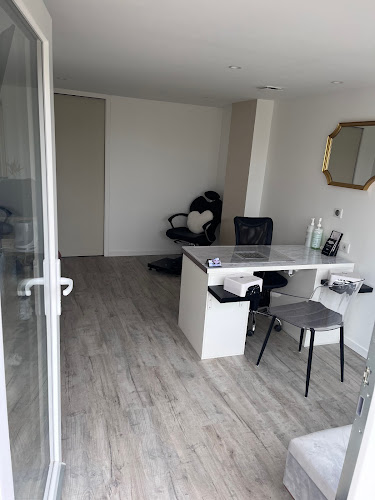 Commentaires et avis sur STUDIO D’ONGLES : Lora Nails