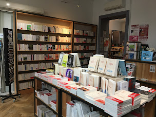 Photo n°8 de Un Point un Trait à Lodève (Librairie)