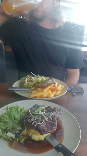 Reviews of The Hive Bar & Restaurant in Kumeu - Restaurant