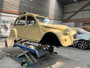 Photo n°1 de Carrosserie Loisance à Saint-Sauveur-des-Landes (Atelier de carrosserie automobile)