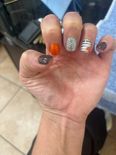 Spotlight Nails