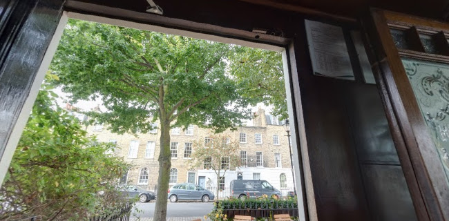 Comments and reviews of The Crown, Islington